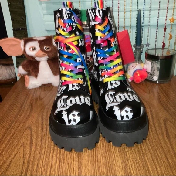 NEW RARE CLUB EXX LOVE IS LOVE PRIDE RAINBOW COMBAT BOOTS - Picture 8 of 16